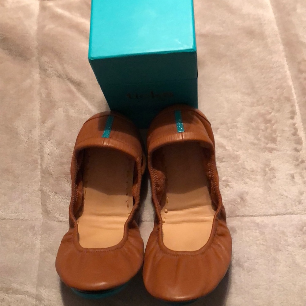 Chestnut Tieks